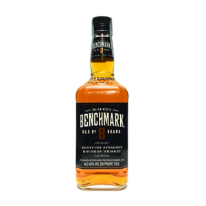 BENCHMARK Nº8 70CL.